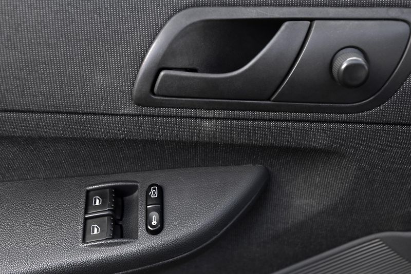 Škoda Fabia 1.2i,BEZ KOROZE,2xSADA KOL,1.M - fotka 9 z 36