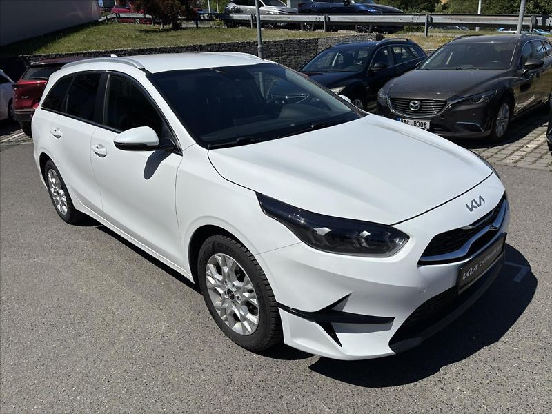 Kia Ceed 1,5 TGDi 118kW AT TOP KAMERA - fotka 7 z 43
