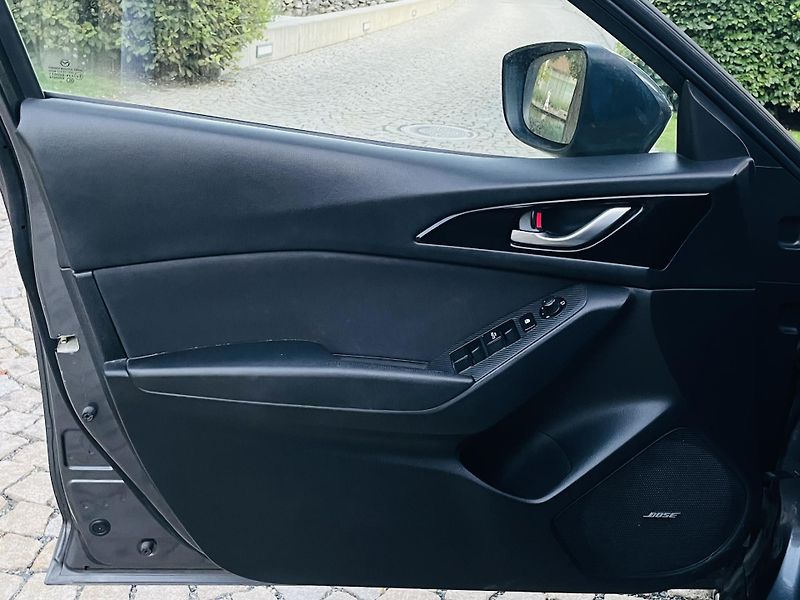 Mazda 3 2.0i MAN VÝHŘEV SENZORY HEADUP - fotka 27 z 41