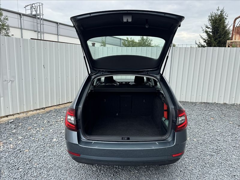 Škoda Octavia 1,5 TSI STYLE DPH 1maj původČR - fotka 12 z 50
