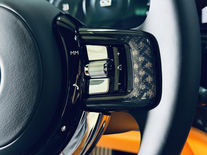 Rolls-Royce Cullinan (2026) Black B SHOOTING STARS BESPOKE - fotka 24 z 45