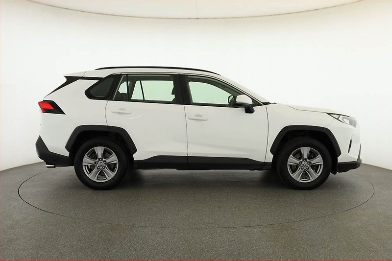 Toyota RAV4 (2022) 2.5 Hybrid - fotka 6 z 19