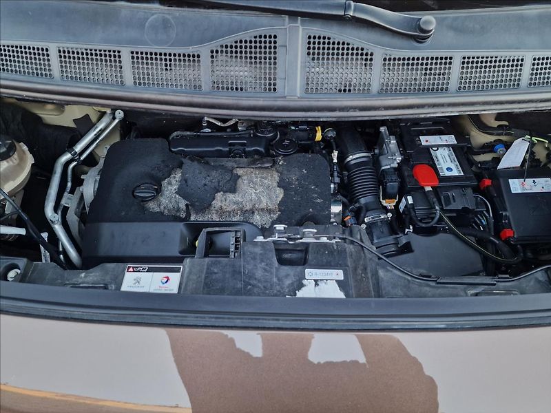 Peugeot Traveller 2.0HDI ALLURE L3,ČR,1.Majitel - fotka 42 z 49