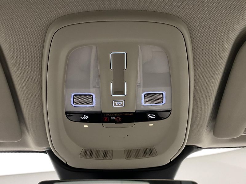 Volvo XC60 T8 AWD RECHARGE DARK ULTRA CZ - fotka 31 z 64
