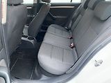 Volkswagen Golf (2010) 1.6 TDi, Trendline, AC - náhled 10