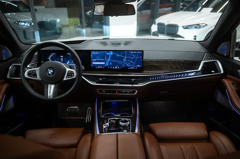 BMW X5 (2025) M30xD 210KW NEZÁVISLÉ MASÁŽ TZ - fotka 21 z 54