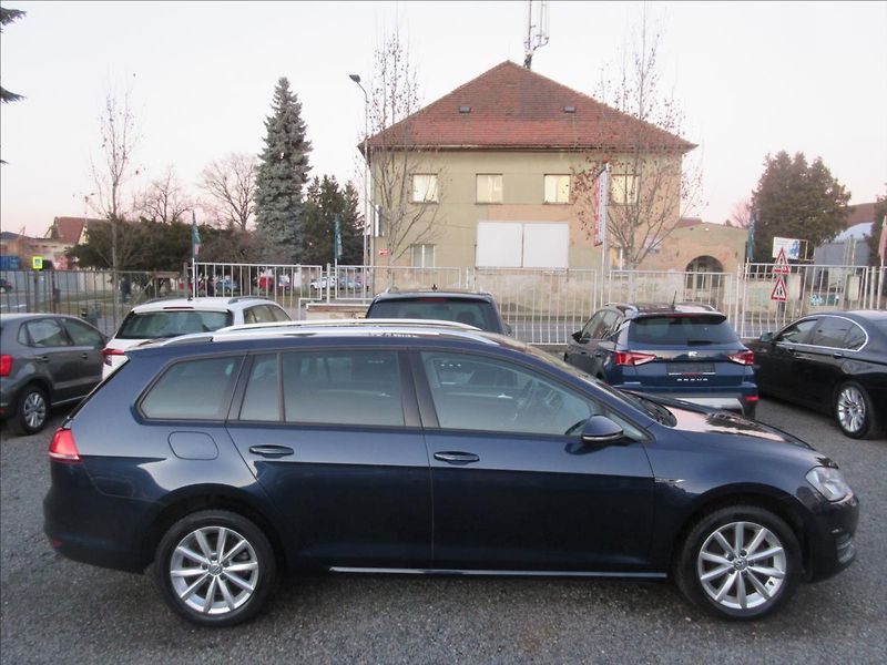 Volkswagen Golf 1,4 TSI 92kW Nez.top Edice Lou - fotka 4 z 14