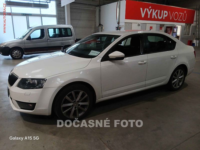 Škoda Octavia (2014) 1.4, ČR, bixen, autoAC - fotka 1 z 3