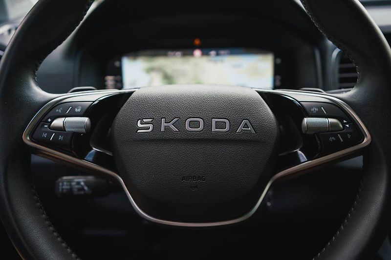 Škoda Karoq (2025) 1.5 TSI, Top Selection, ACC - fotka 16 z 25