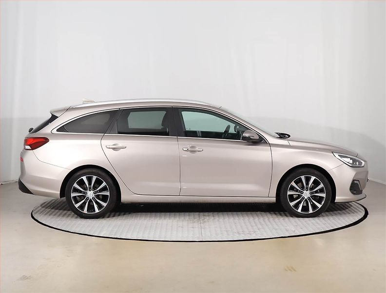 Hyundai i30 (2020) 1.4 T-GDI, Serv.kniha, Kůže - fotka 6 z 22