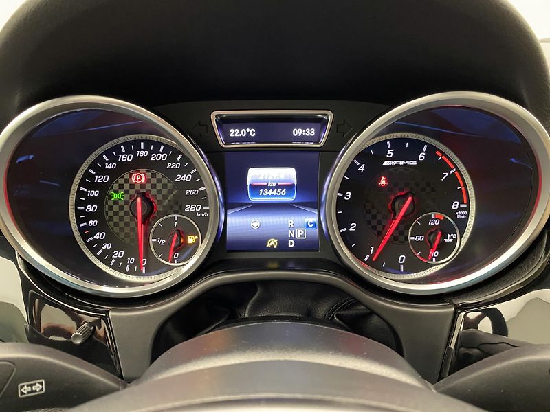 Mercedes-Benz GLE 43 AMG 4MATIC AUT  - fotka 26 z 67
