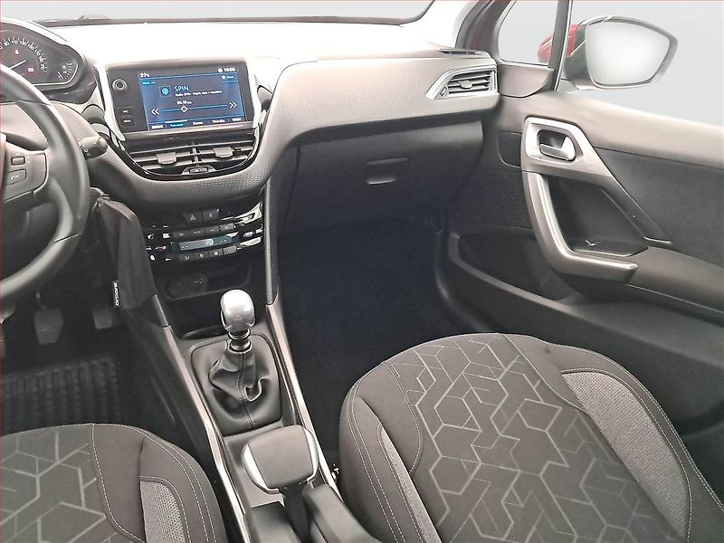 Peugeot 2008 (2019) 1.2 PureTech, ČR,1.maj - fotka 7 z 16