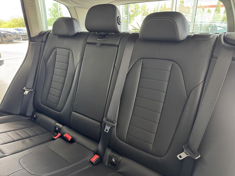 BMW X3 30d xDrive*Head-Up*360Kam*Pano - fotka 14 z 40