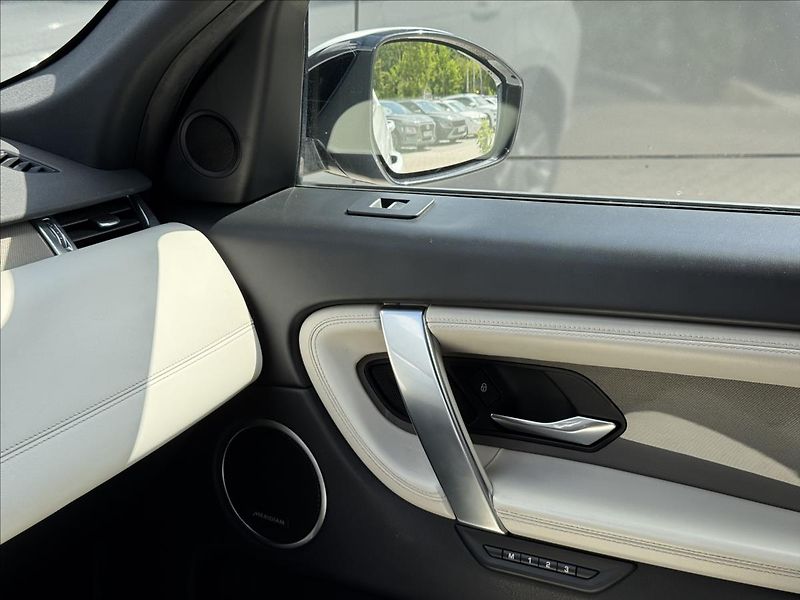 Land Rover Discovery Sport 2,0 D180 R-Dynamic HSE ČR DPH - fotka 32 z 39