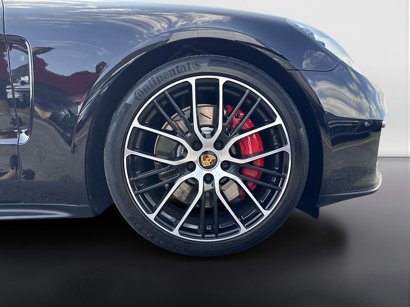 Porsche Panamera GTS - fotka 14 z 30