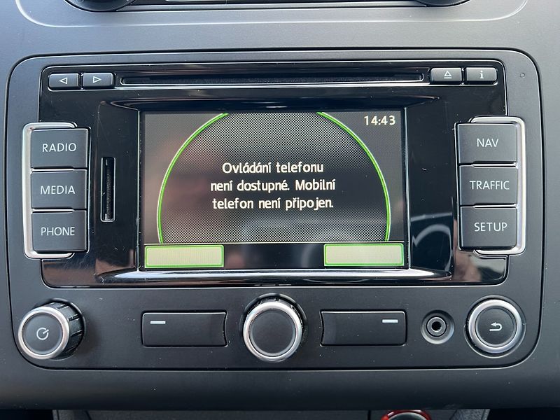 Volkswagen Touran (2011) 1.4TSI STYLE! Tažné! Navi! - fotka 29 z 36