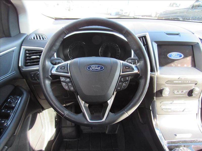 Ford Edge 2,0 TDCi EcoBlue 175kW 4x4 Aut - fotka 12 z 33