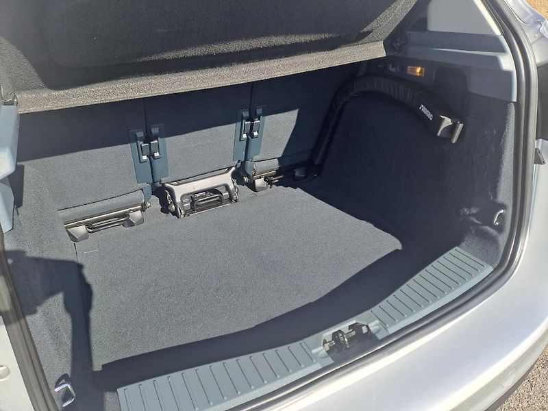 Ford C-MAX (2011) 1.6 77 KW, SERVISKA,PĚKNÝ STAV - fotka 27 z 33