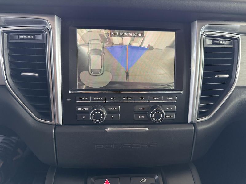 Porsche Macan (2015) 3,6 V6 Turbo CHRONO BOSE - fotka 32 z 35