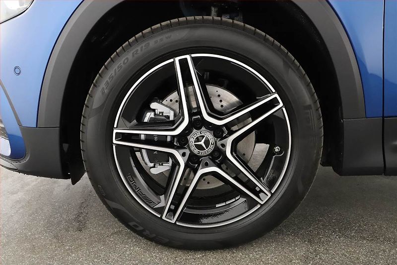 Mercedes-Benz GLB (2025) 200 d, AMG Line, Navigace - fotka 28 z 30