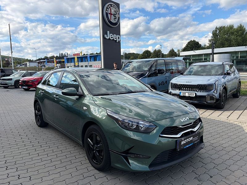 Kia Ceed 1.5 T-GDi Exclusive 118kW - fotka 2 z 9