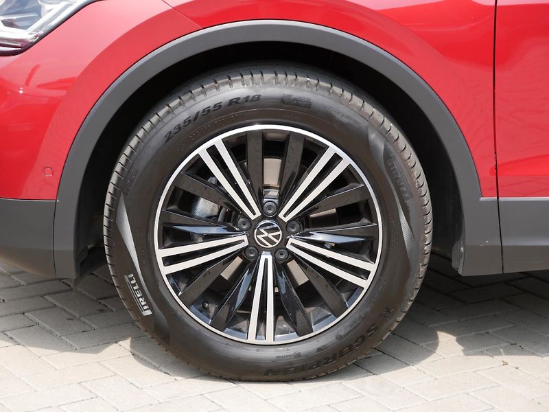 Volkswagen Tiguan - fotka 25 z 25