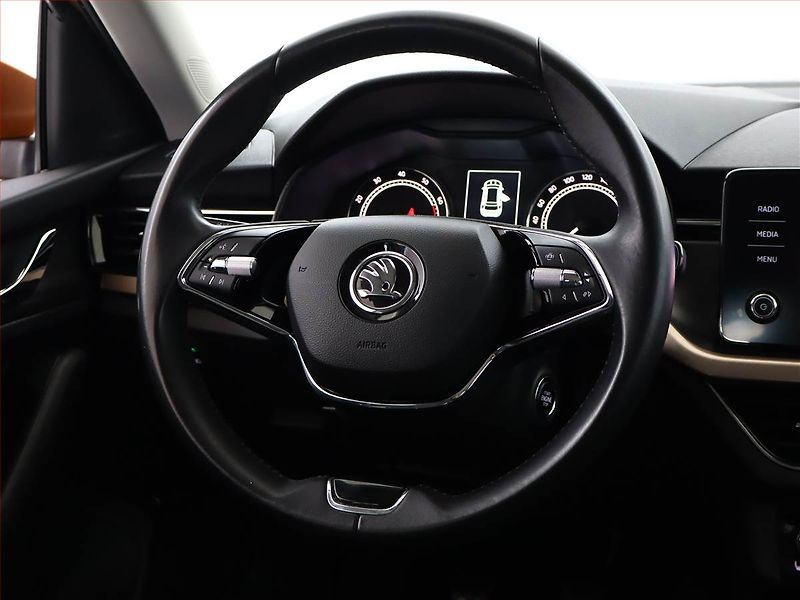Škoda Kamiq (2022) Style 1.0 TSI, ČR,1.maj - fotka 13 z 18