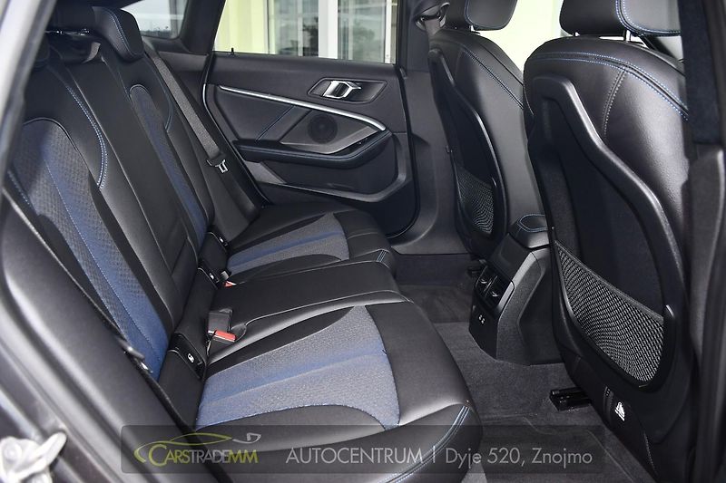 BMW Řada 2 218d M-SPORT 1M ČR HUD - fotka 16 z 46
