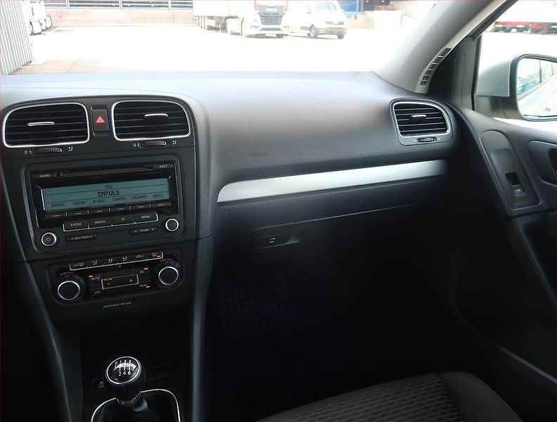 Volkswagen Golf (2011) 1.2 TSI, Serv.kniha, Tempomat - fotka 8 z 17