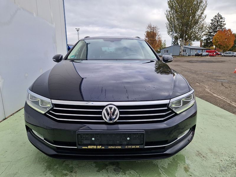 Volkswagen Passat Comfortline 1.4 TSI ACT - fotka 7 z 36