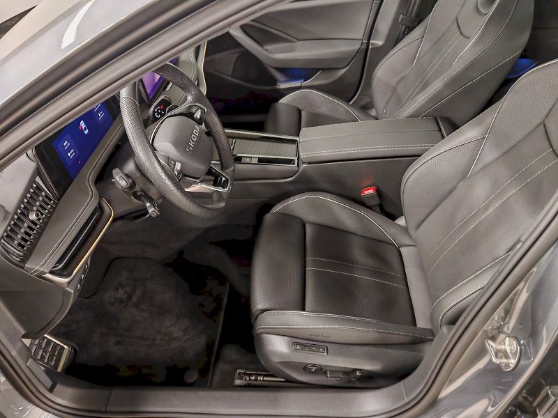 Škoda Superb (2025) iV 1.5 TSI 150 kW DSG Sportlin - fotka 22 z 32