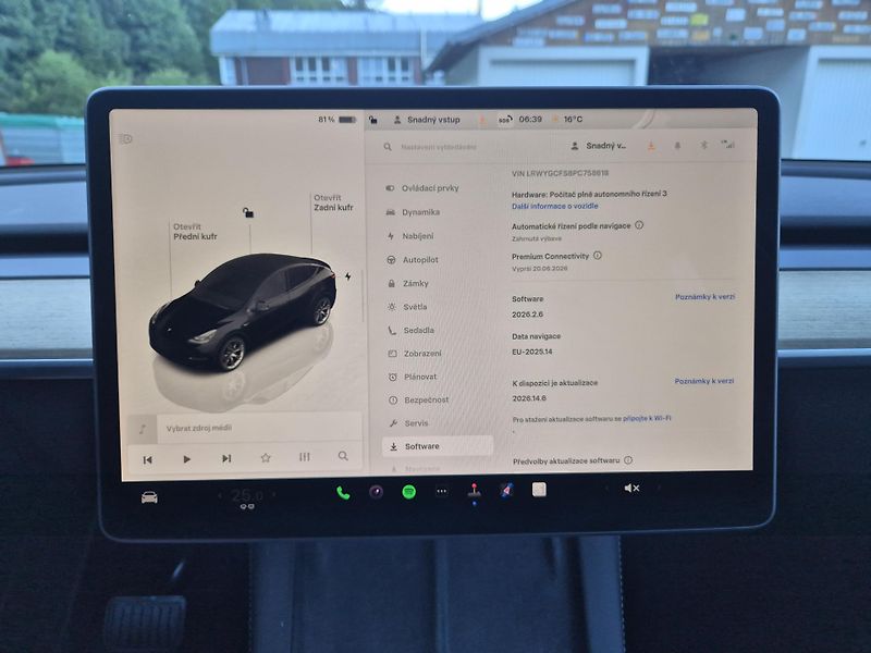 Tesla Model Y RWD 220kw 19ALU SOH 95% - fotka 36 z 49