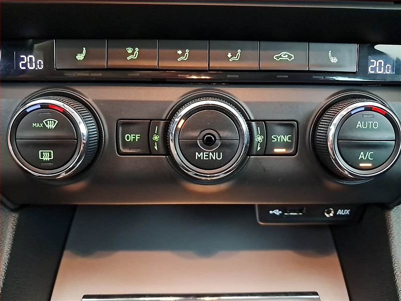 Škoda Octavia (2017) Style 2.0 TDI, Navi, Bi-Xenony - fotka 20 z 20