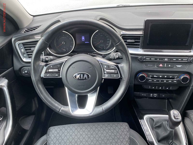 Kia Ceed (2019) 1.4 T-GDi, Navi, kamera - fotka 11 z 18