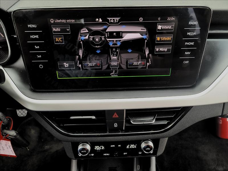 Škoda Kamiq 1,0 TSI,TFT,NAVI,VÝHŘEV,KLIMA - fotka 30 z 50