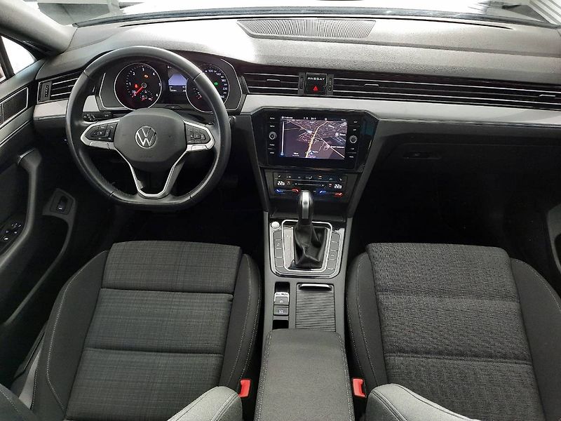 Volkswagen Passat Variant (2023) 2.0 TDI (110kW/150k) DSG, Busi - fotka 5 z 27