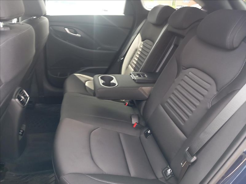 Hyundai i30 1,0 T-GDi, MT STYLE SAFETY - fotka 23 z 25