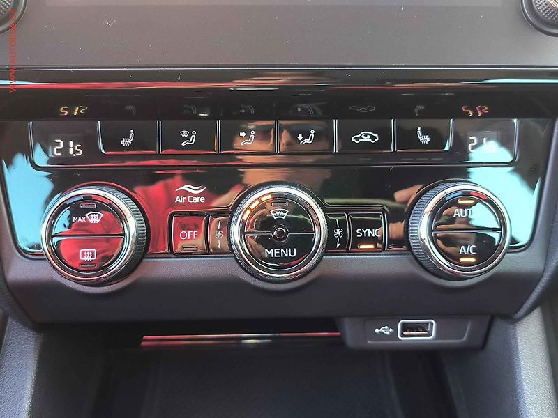 Škoda Octavia (2018) 1.4TSi, ČR, DSG, navi, LED - fotka 15 z 22
