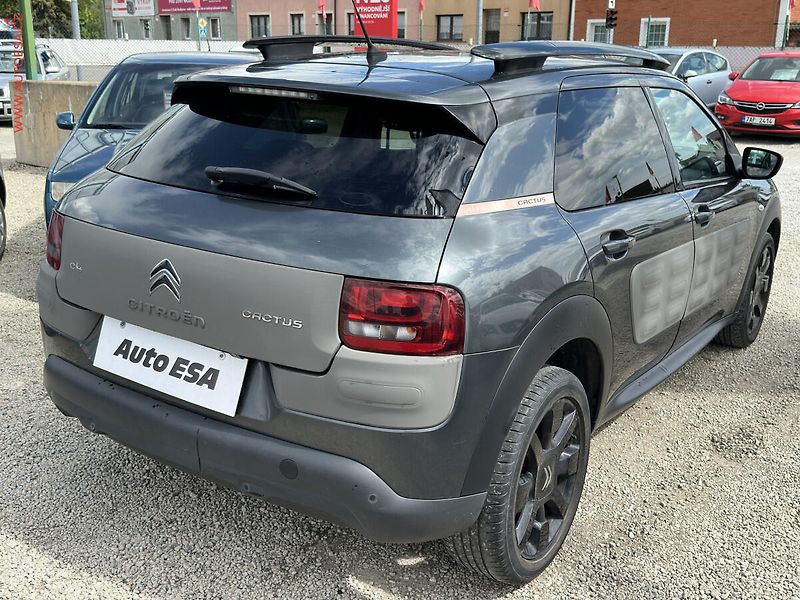 Citroën C4 Cactus (2014) 1.6 HDi, 2.maj,ČR, AT, LED - fotka 6 z 19