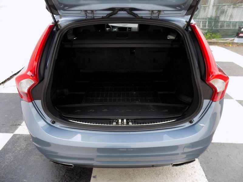 Volvo V60 (2016) 2.0-D4/Inscription/LED/DPH/ - fotka 16 z 44
