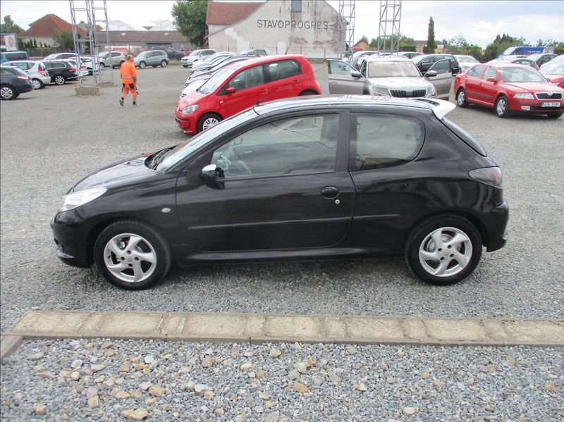 Peugeot 206 1,4 i+, klima, serv. kniha, - fotka 4 z 24