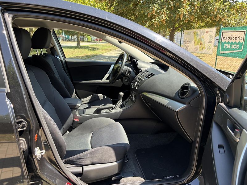 Mazda 3 1.6 90th Anniversary - fotka 18 z 27
