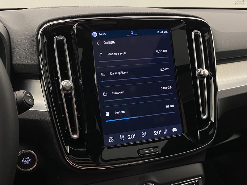 Volvo XC40 (2026) B3 AUT DARK ULTRA  - fotka 57 z 60