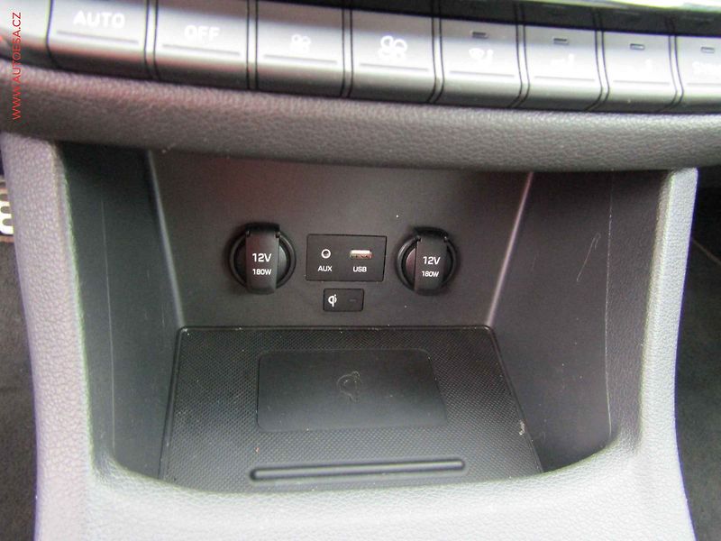 Hyundai i30 (2020) 2.0 i, serviska - fotka 19 z 20
