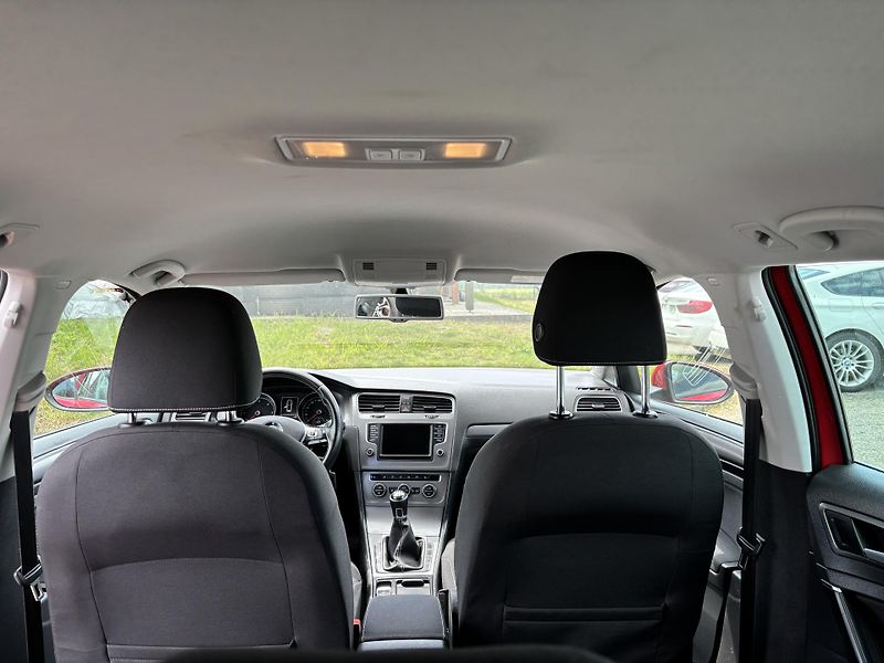 Volkswagen Golf 1.6 TDI 81KW VARIANT - fotka 10 z 23