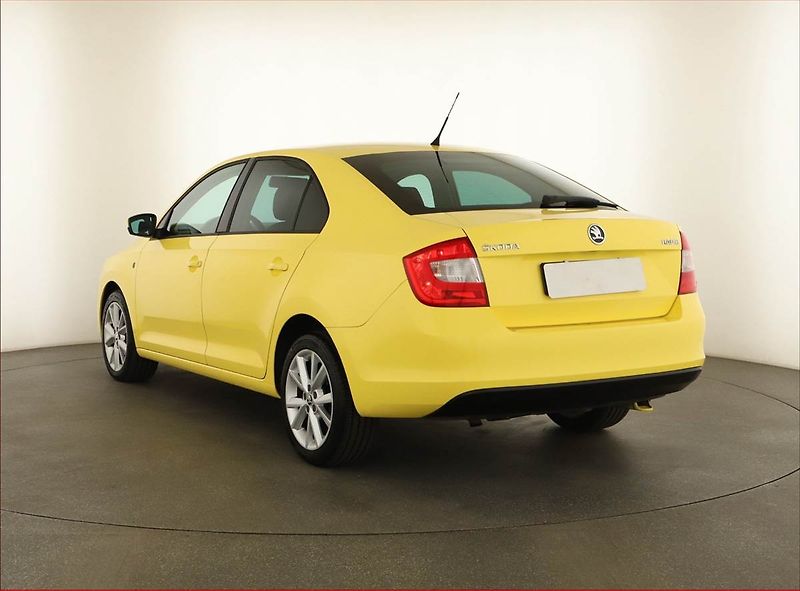 Škoda Rapid (2014) 1.2 TSI, Vyhř. sedaček - fotka 4 z 11