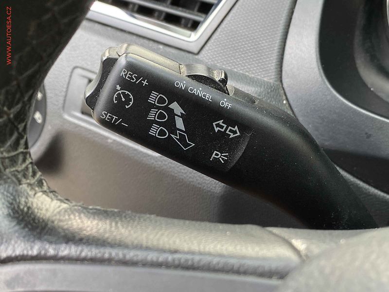 Škoda Rapid (2013) 1.6 TDi, Ambition, TZ, +kola - fotka 13 z 17