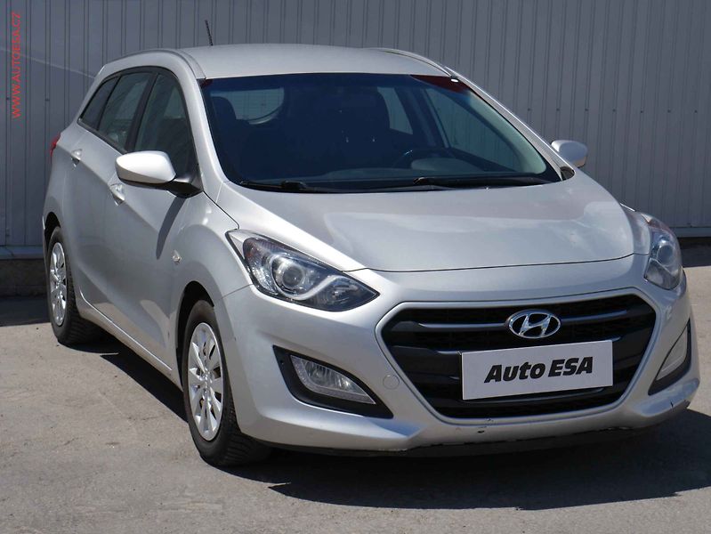 Hyundai i30 (2016) 1.6 CRDi, ČR, AC, temp, tažné - fotografie inzerátu