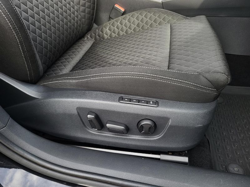 Škoda Superb 2.0 TSI 162kW DSG STYLE+ - fotka 30 z 48