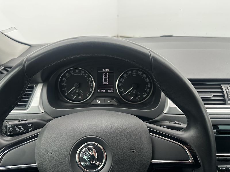 Škoda Rapid (2015) 1.6TDI 66kW ser.knížka - fotka 20 z 23